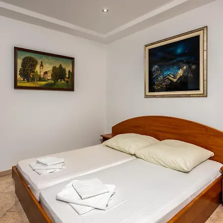 Gorgeous In With Kitchen Apartment Selce