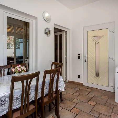 Gorgeous In With Kitchen